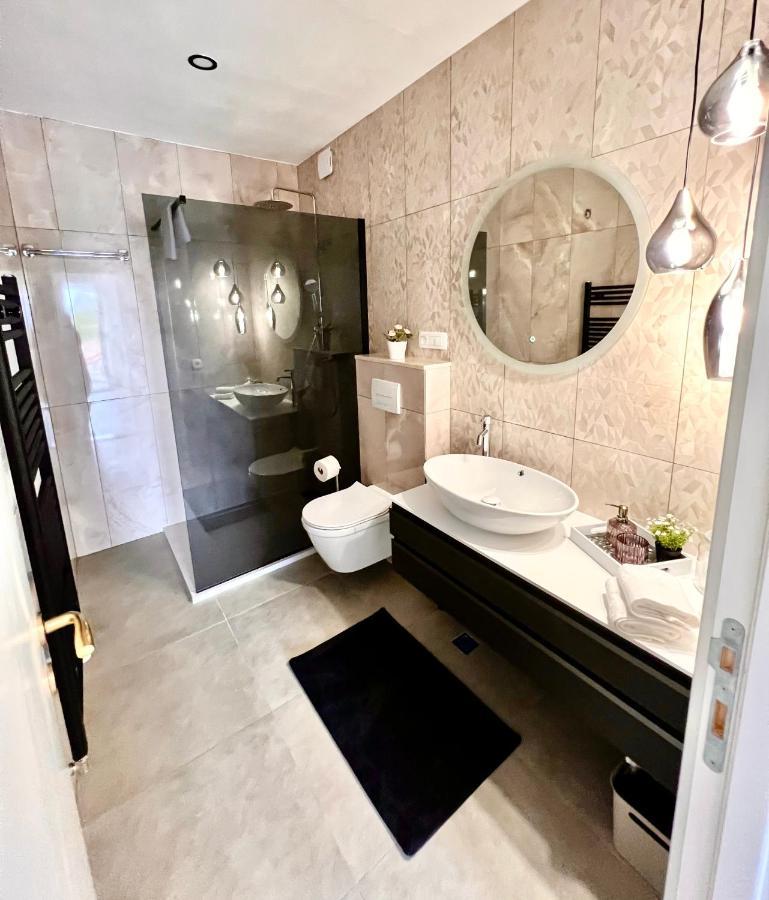 Seaview Pool Apartment-Lumiere, Island Hvar-Gdinj Dış mekan fotoğraf